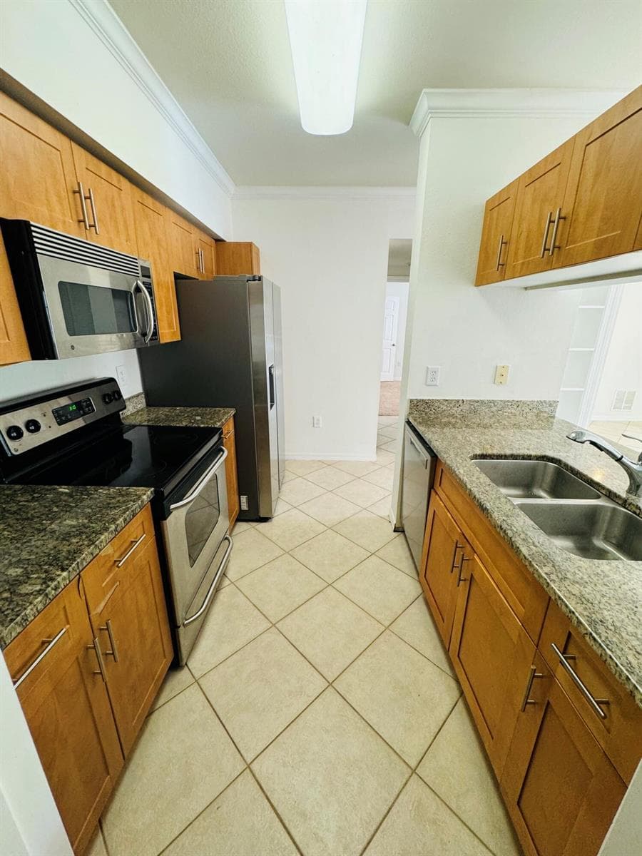 6394 EMERALD DUNES Drive # 202, West Palm Beach, FL 33411 photo 2