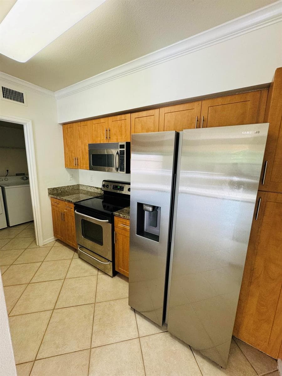 6394 EMERALD DUNES Drive # 202, West Palm Beach, FL 33411 photo 3