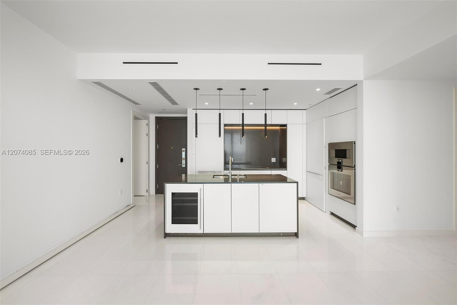 300 Biscayne Blvd Way # 4605, Miami, FL 33131 photo 2