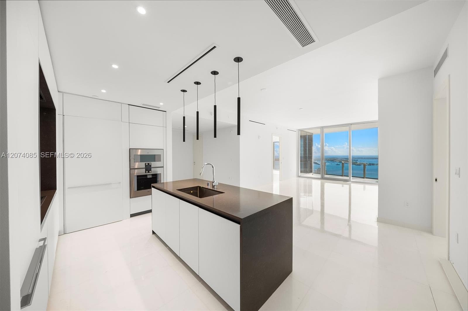 300 Biscayne Blvd Way # 4605, Miami, FL 33131 photo 3