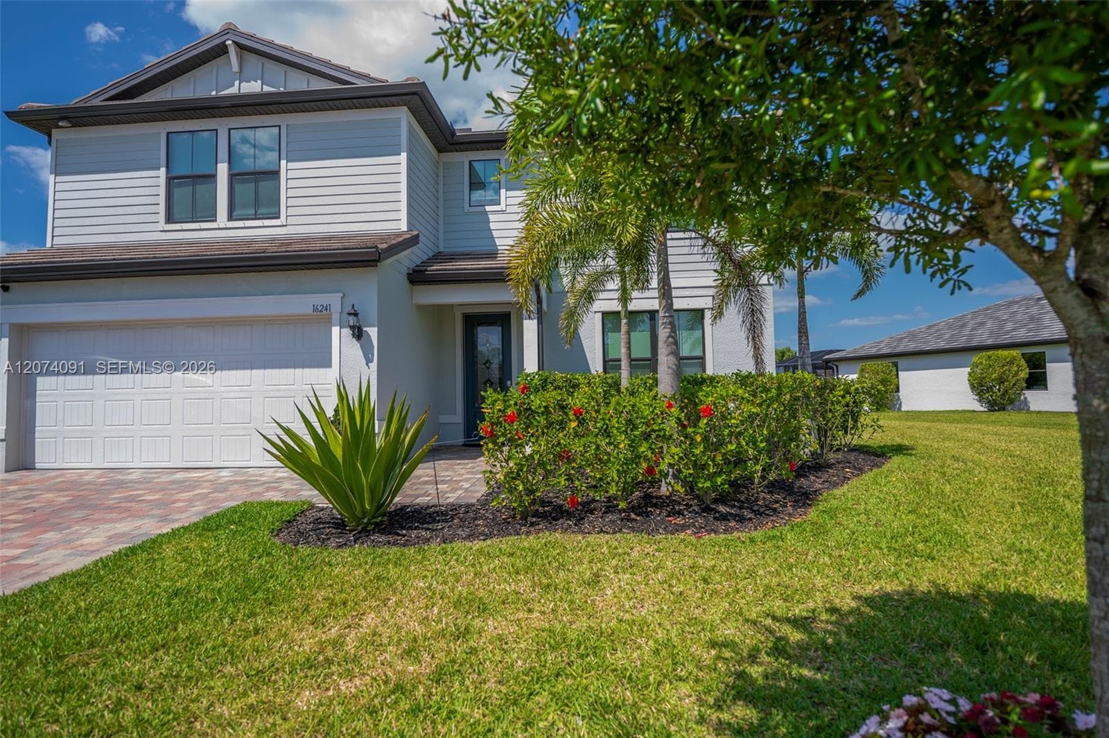 16241 Rosemallow Ln, Other City - In The State Of Florida, FL 33920 photo 3
