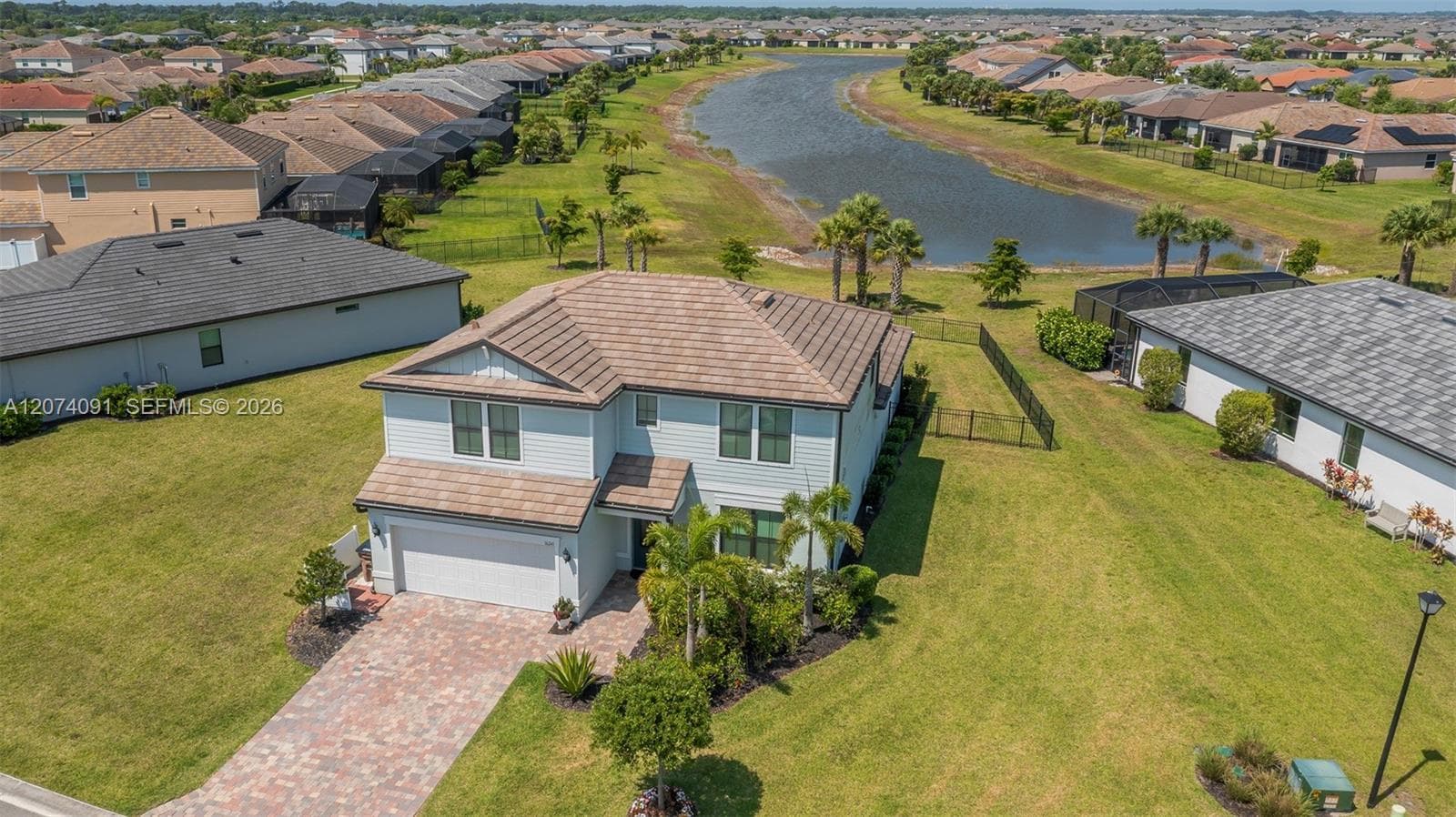 16241 Rosemallow Ln, Other City - In The State Of Florida, FL 33920 photo 5