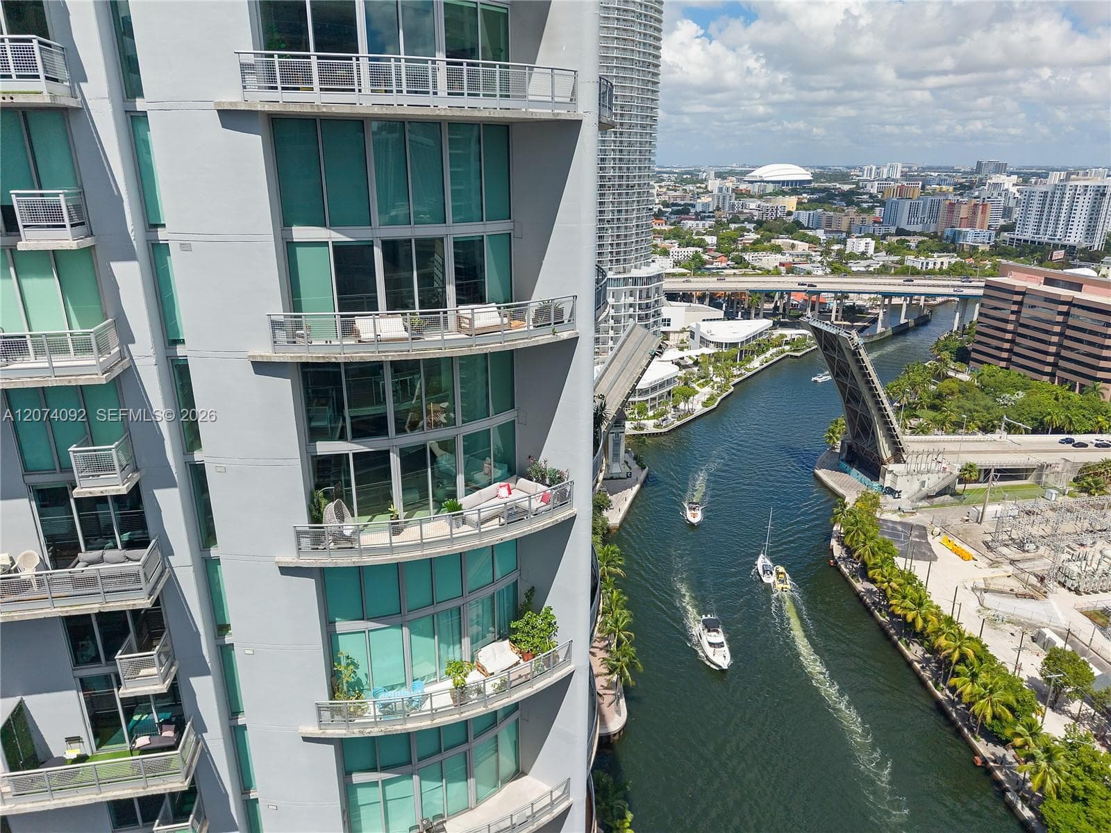 690 SW 1st Ct # 2702, Miami, FL 33130 photo 2
