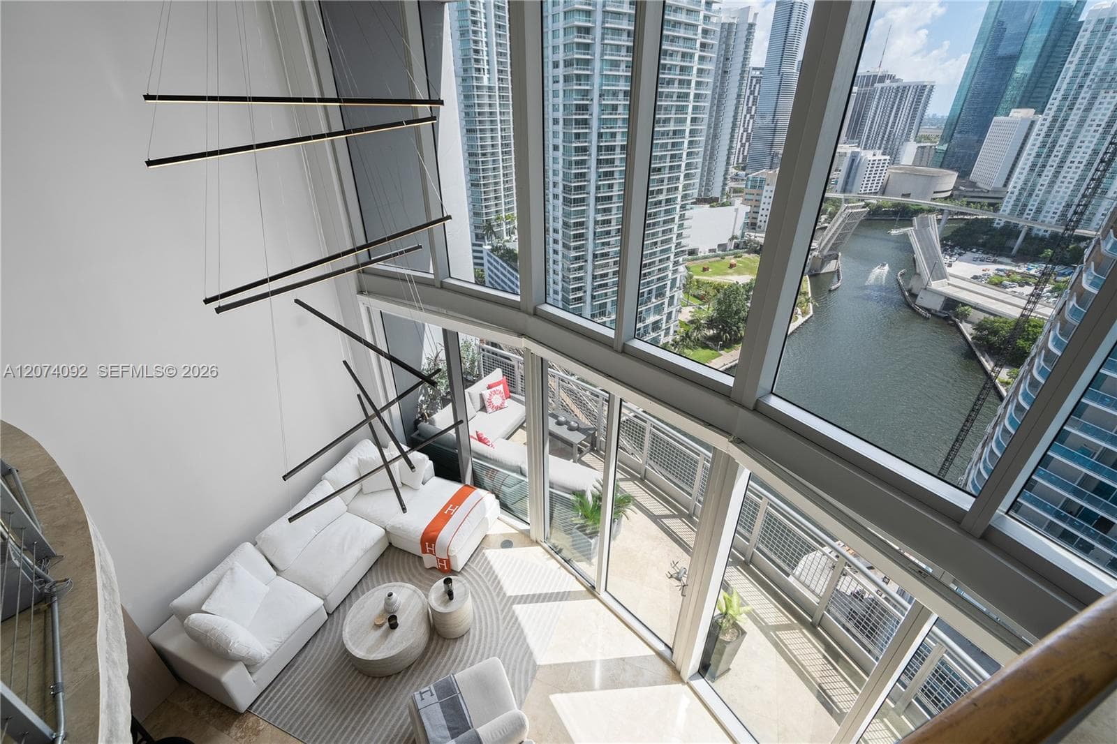 690 SW 1st Ct # 2702, Miami, FL 33130