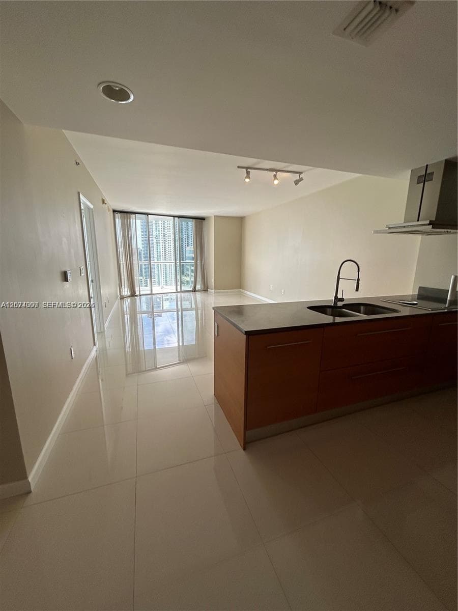 495 Brickell Ave # 3609, Miami, FL 33131 photo 4