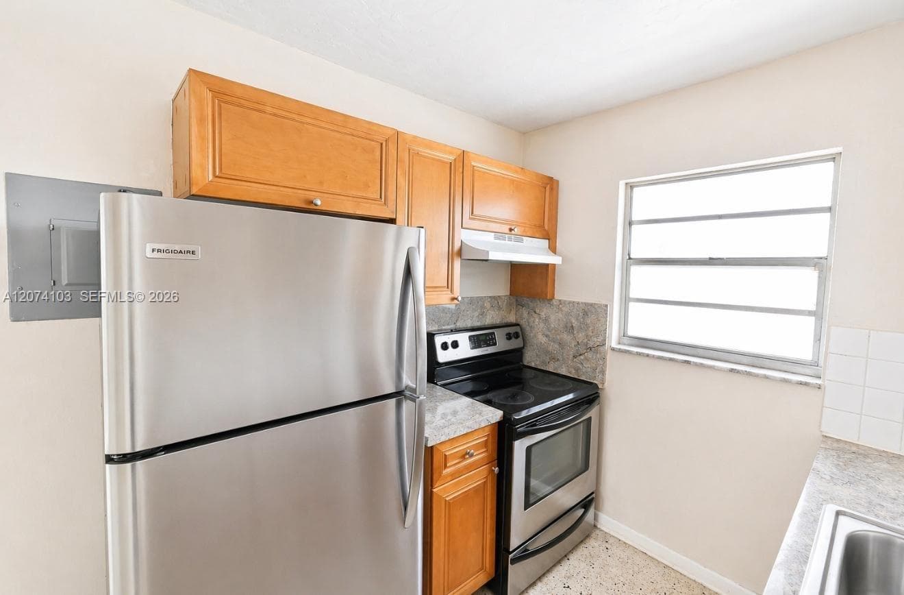 2315 W Okeechobee Rd # 304, Hialeah, FL 33010