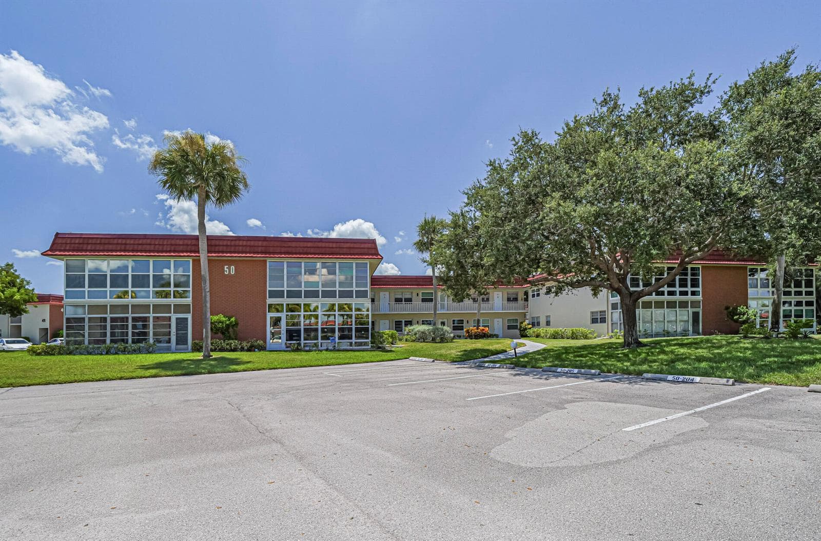 50 WOODLAND Drive # 202, Vero Beach, FL 32962 photo 2