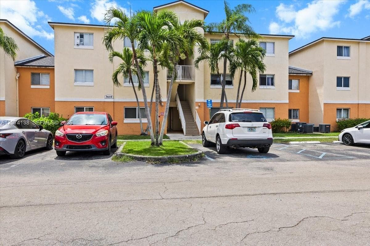 3610 N 56th Ave # 219, Hollywood, FL 33021 photo 2