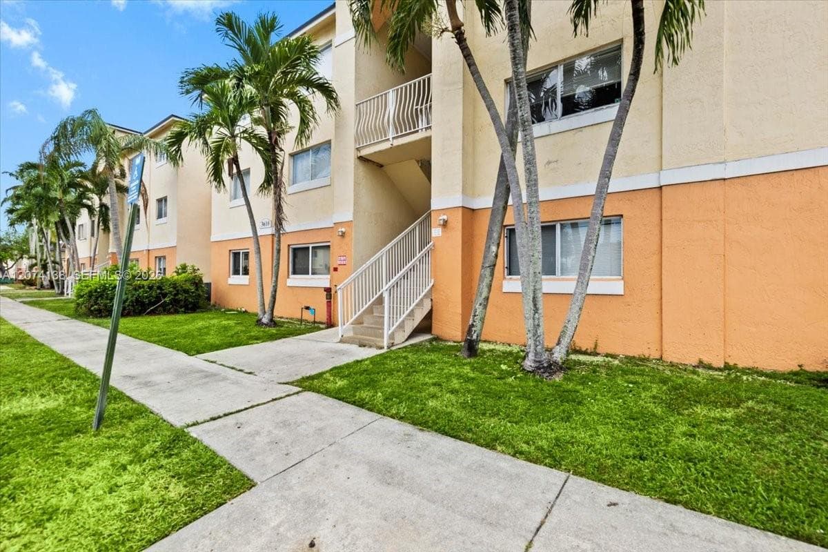 3610 N 56th Ave # 219, Hollywood, FL 33021 photo 3