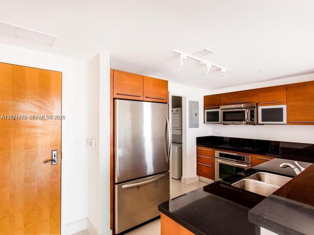 244 Biscayne Blvd # 1002, Miami, FL 33132 photo 3