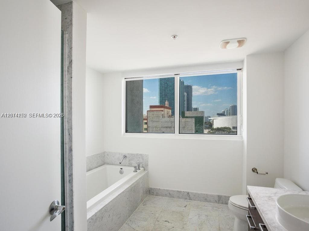 244 Biscayne Blvd # 1002, Miami, FL 33132 photo 5