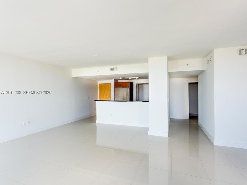 244 Biscayne Blvd # 1002, Miami, FL 33132 photo 4