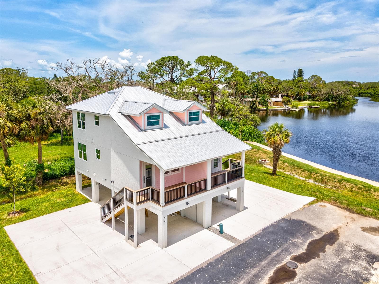 6707 WANDER Lane, New Port Richey, FL 34652 photo 2