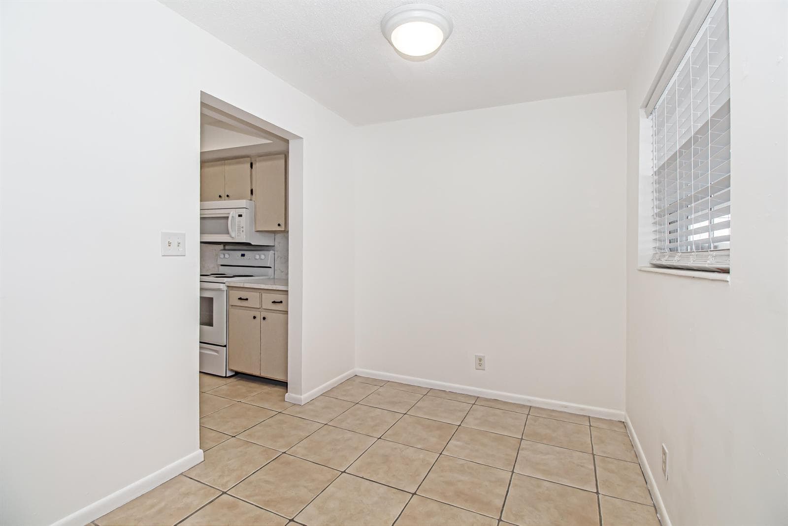 402 Lake Shore Drive, West Palm Beach, FL 33403 photo 5