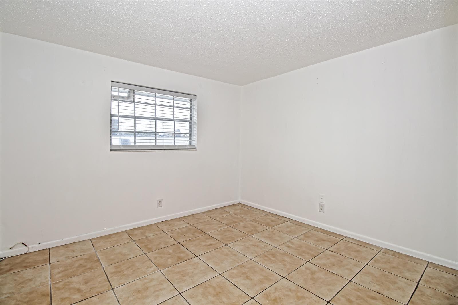 402 Lake Shore Drive, West Palm Beach, FL 33403 photo 4