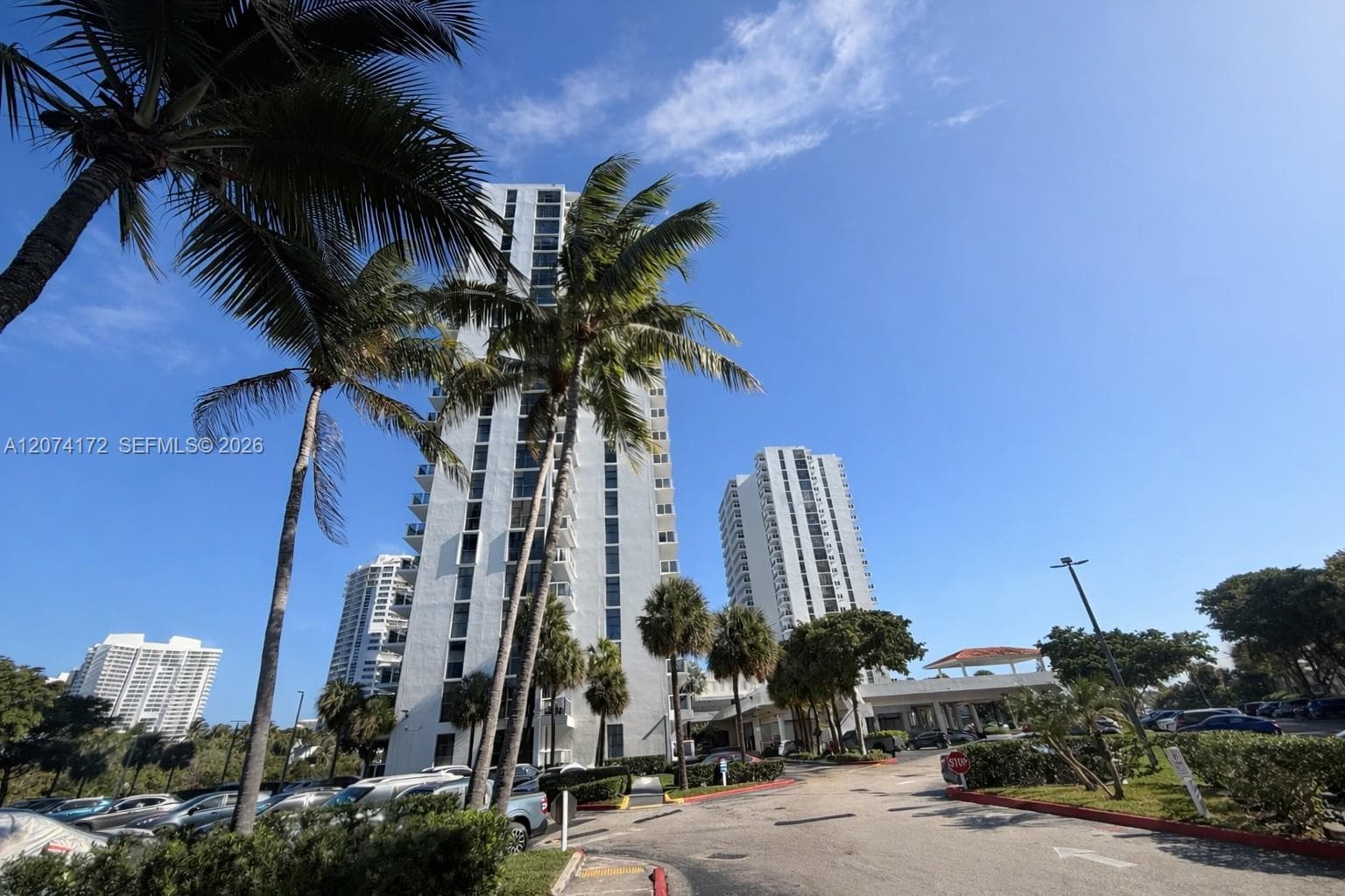 20505 E Country Club Dr # 1037, Aventura, FL 33180 photo 2
