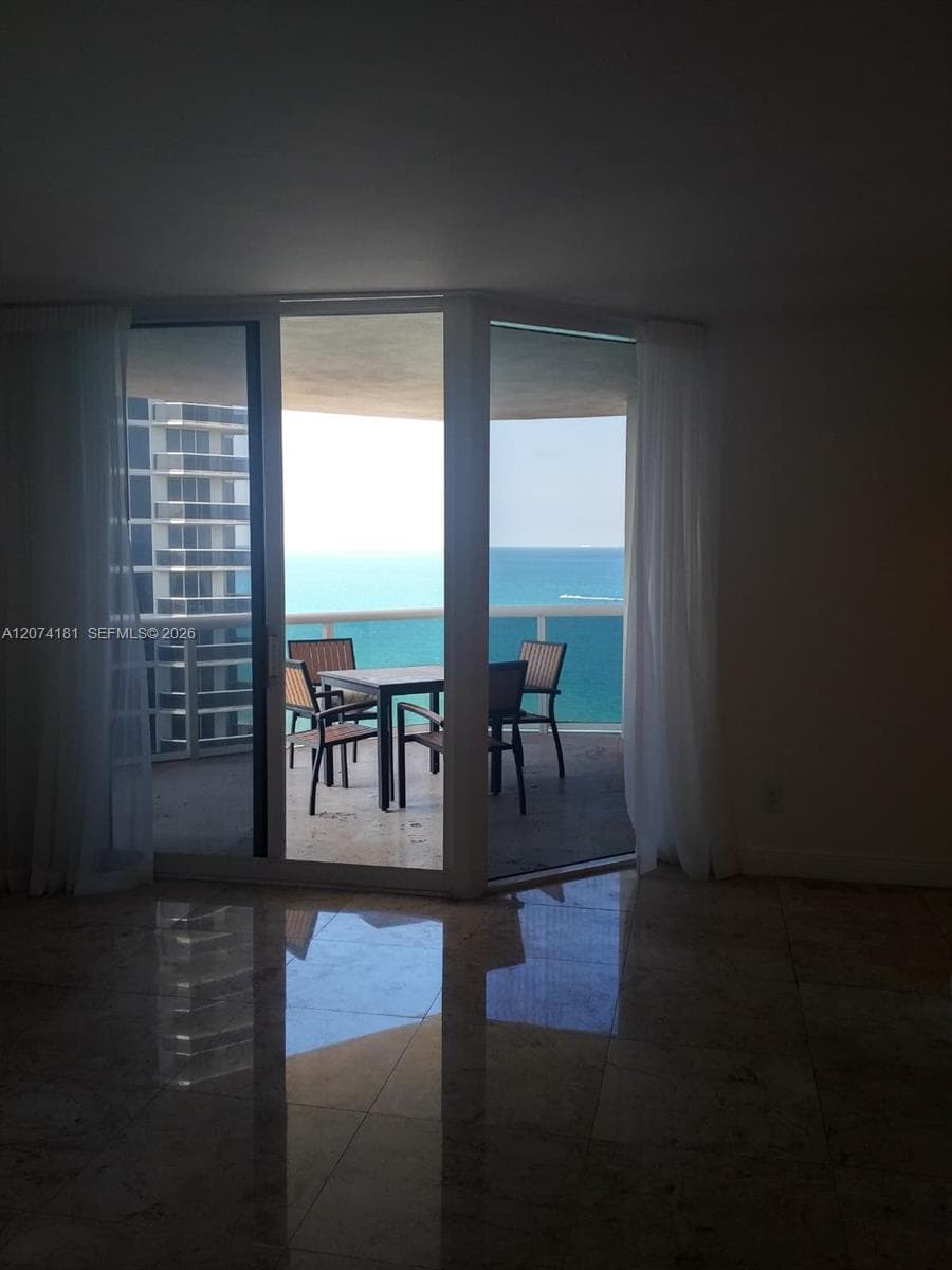 4775 Collins Ave # 2208, Miami Beach, FL 33140 photo 5