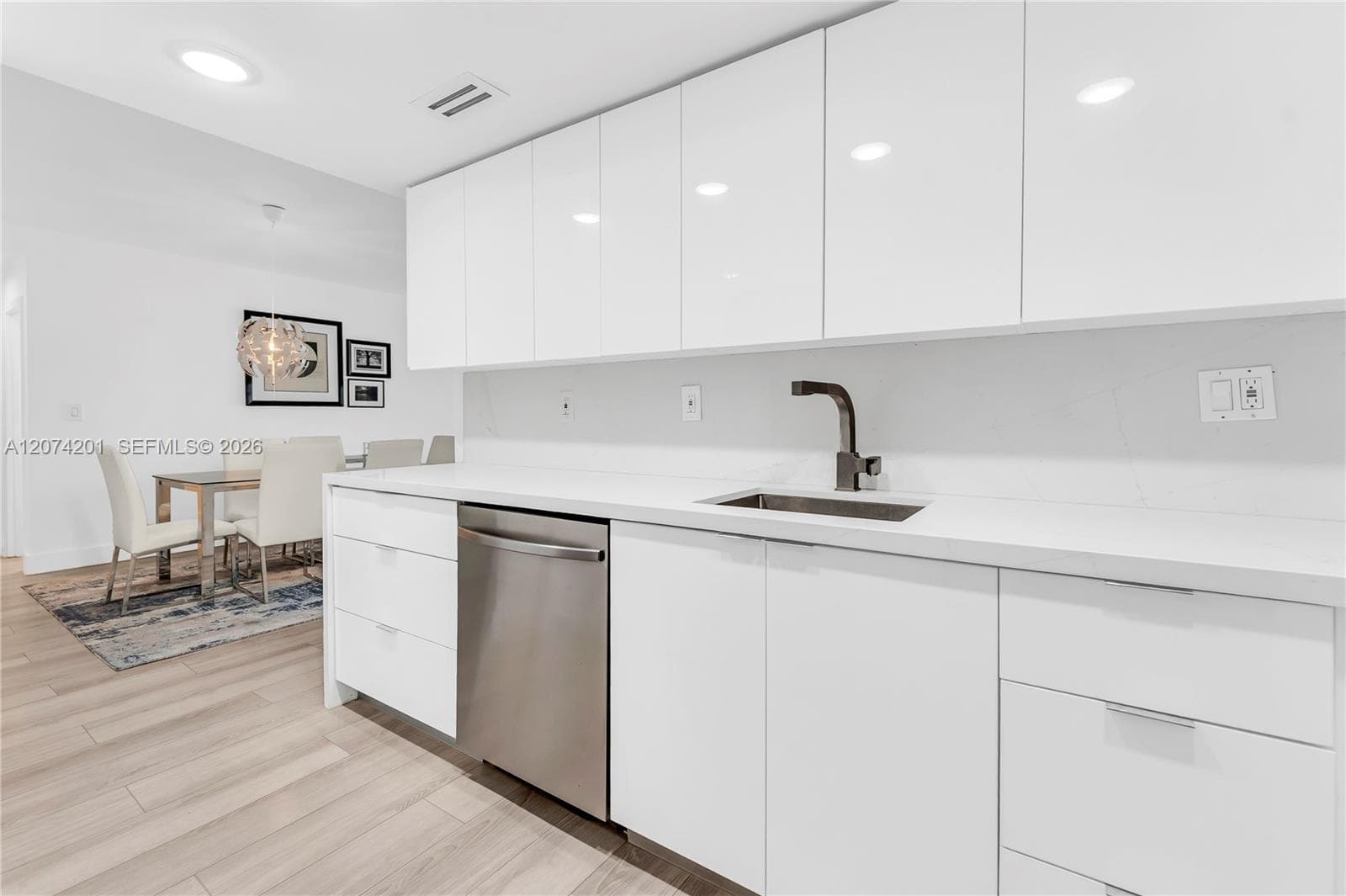 300 Bayview Dr # 214, Sunny Isles Beach, FL 33160 photo 5