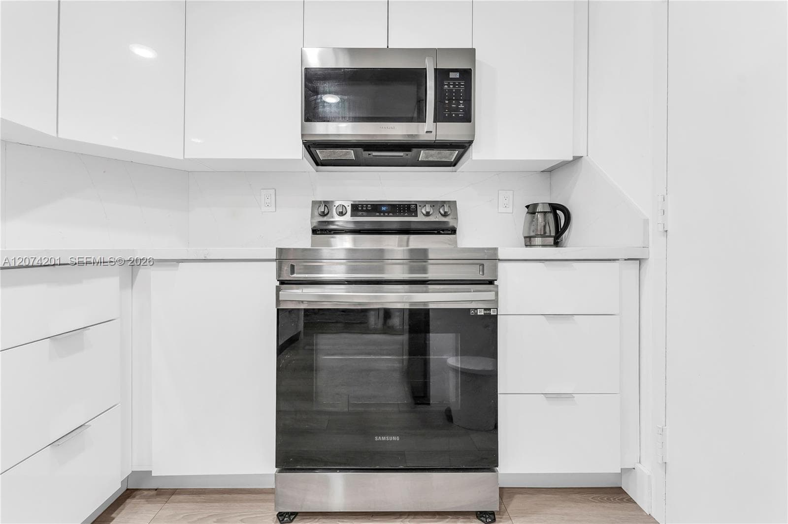 300 Bayview Dr # 214, Sunny Isles Beach, FL 33160 photo 4