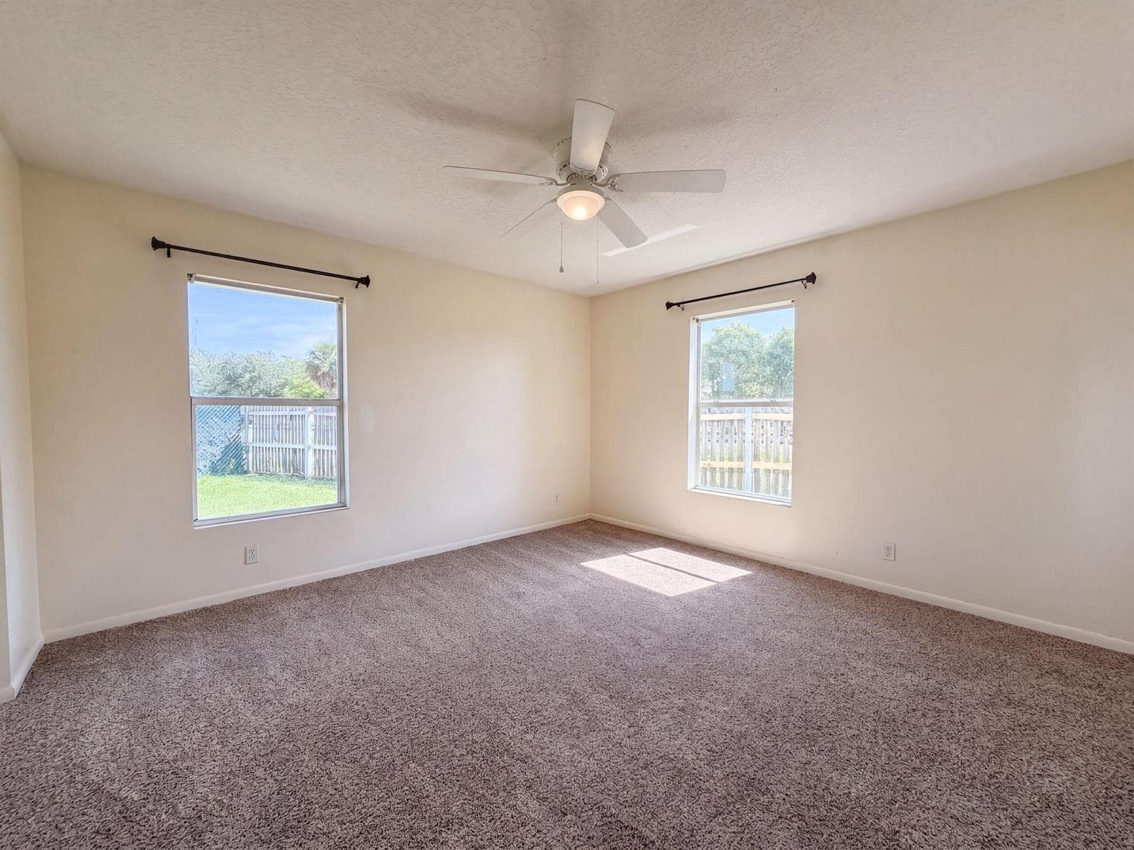 1418 K, FL 33460 photo 4