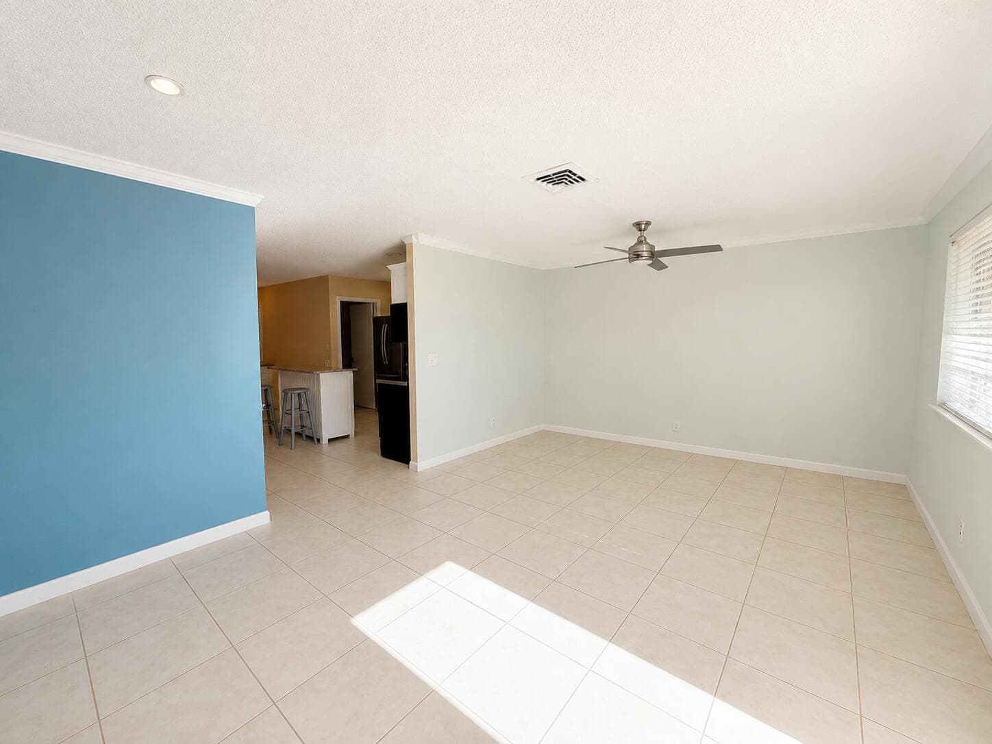4815 GLADIATOR Circle, FL 33463 photo 4