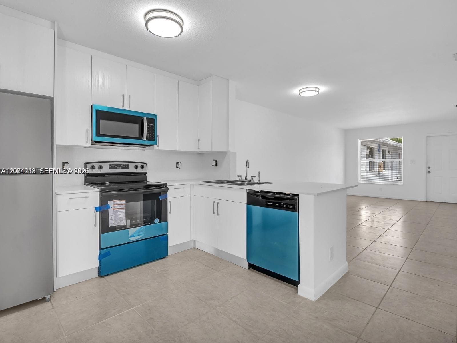 241 NW 40th St # 3, Oakland Park, FL 33309 photo 2