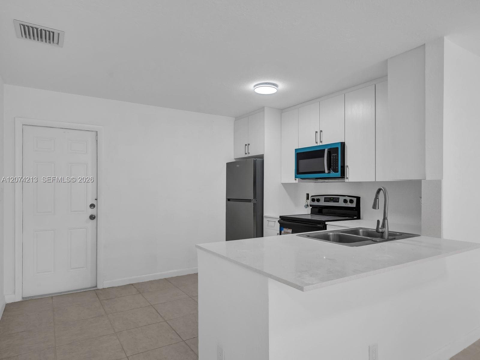 241 NW 40th St # 3, Oakland Park, FL 33309 photo 4