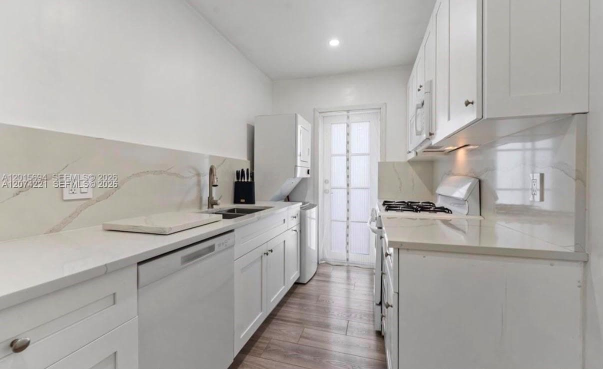 8550 Byron Ave # 2G, Miami Beach, FL 33141 photo 3