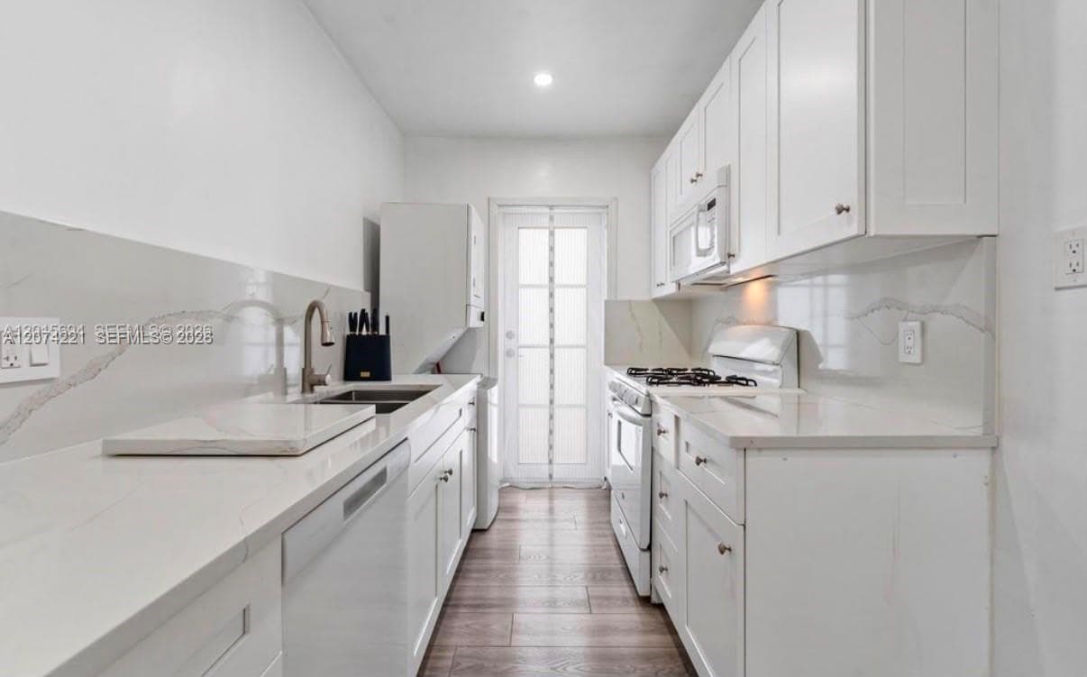 8550 Byron Ave # 2G, Miami Beach, FL 33141 photo 4