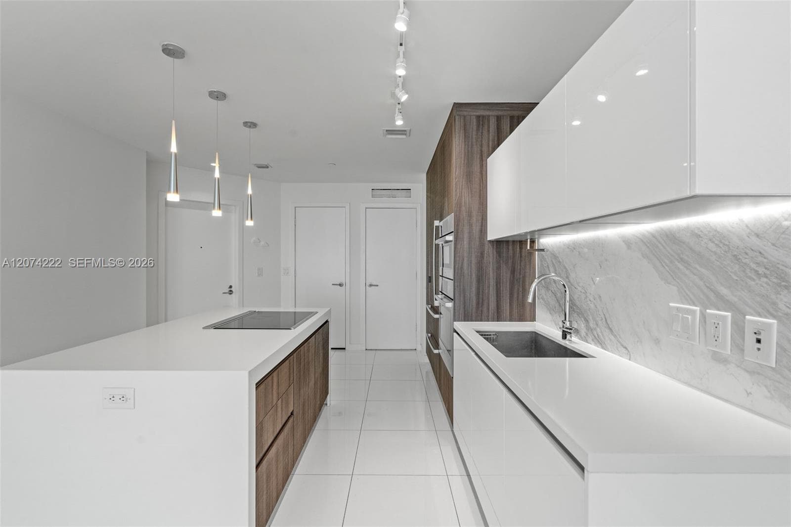 851 NE 1st Ave # 1506, Miami, FL 33132 photo 3