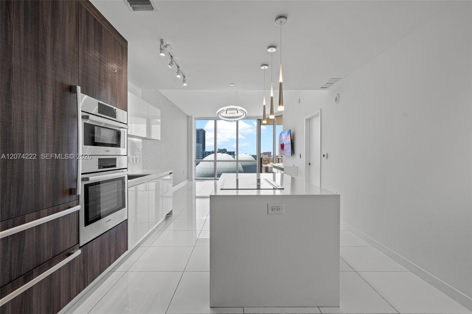 851 NE 1st Ave # 1506, Miami, FL 33132 photo 5