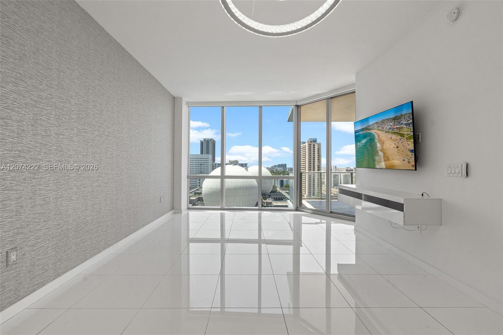 851 NE 1st Ave # 1506, Miami, FL 33132 photo 4
