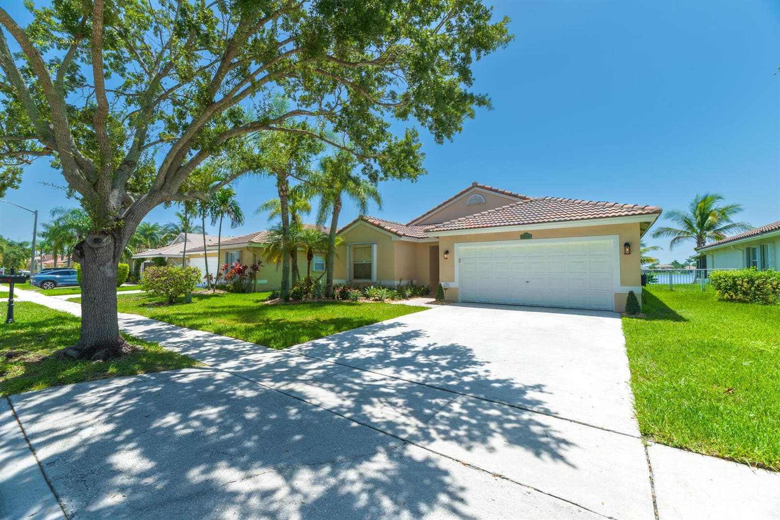 19200 NW 24TH Court, Pembroke Pines, FL 33029 photo 2