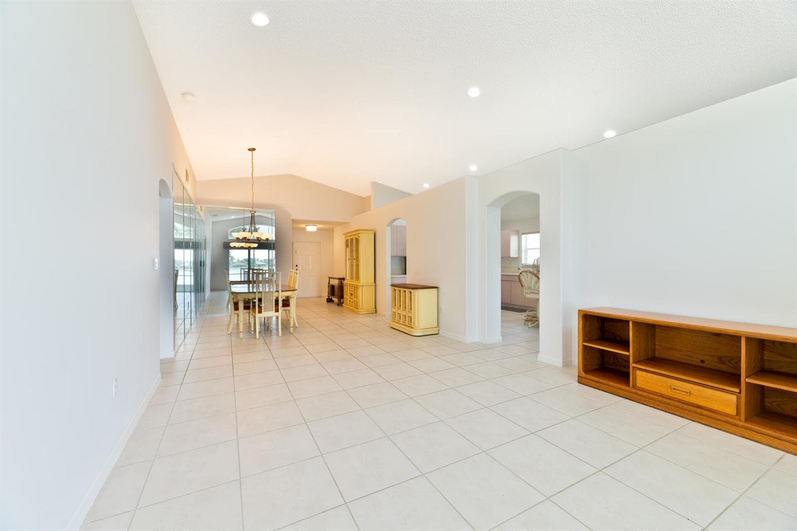 19200 NW 24TH Court, Pembroke Pines, FL 33029 photo 4