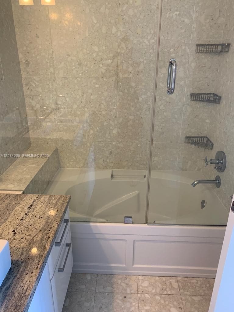185 SW 7th St # 4303, Miami, FL 33130 photo 5