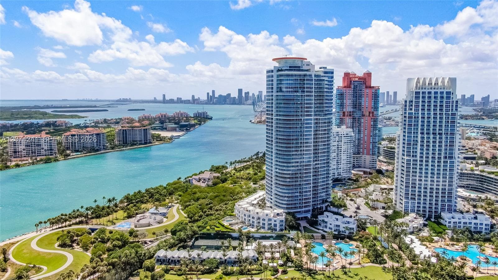 100 S Pointe Dr # 1810, Miami Beach, FL 33139 photo 3