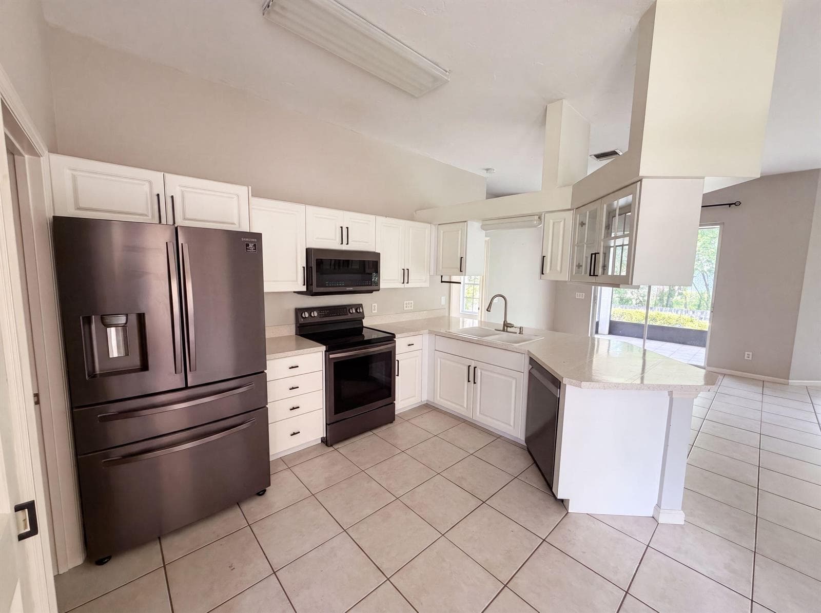 400 46th, Vero Beach, FL 32968 photo 2
