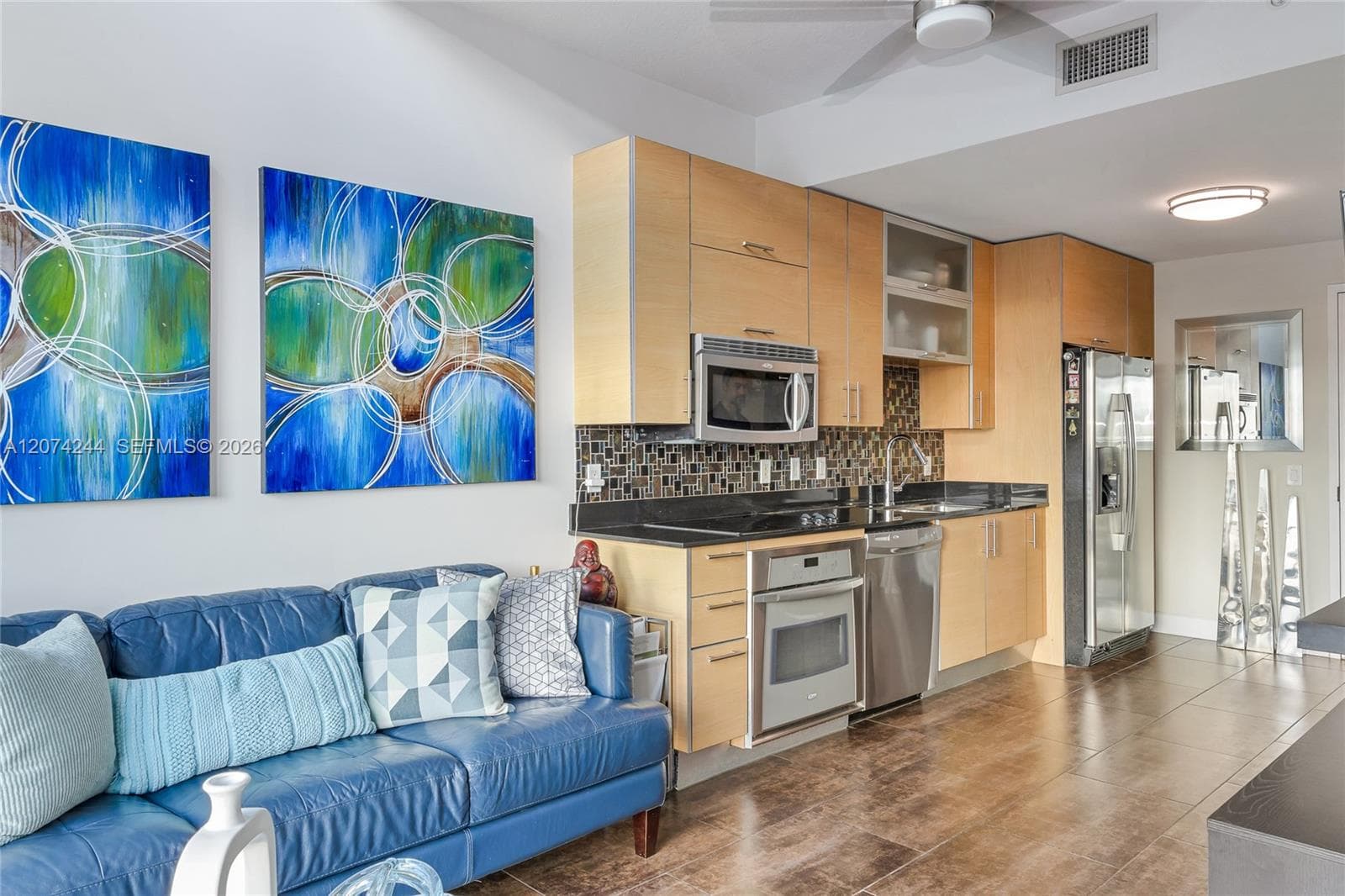 60 SW 13th St # 3211, Miami, FL 33130 photo 4