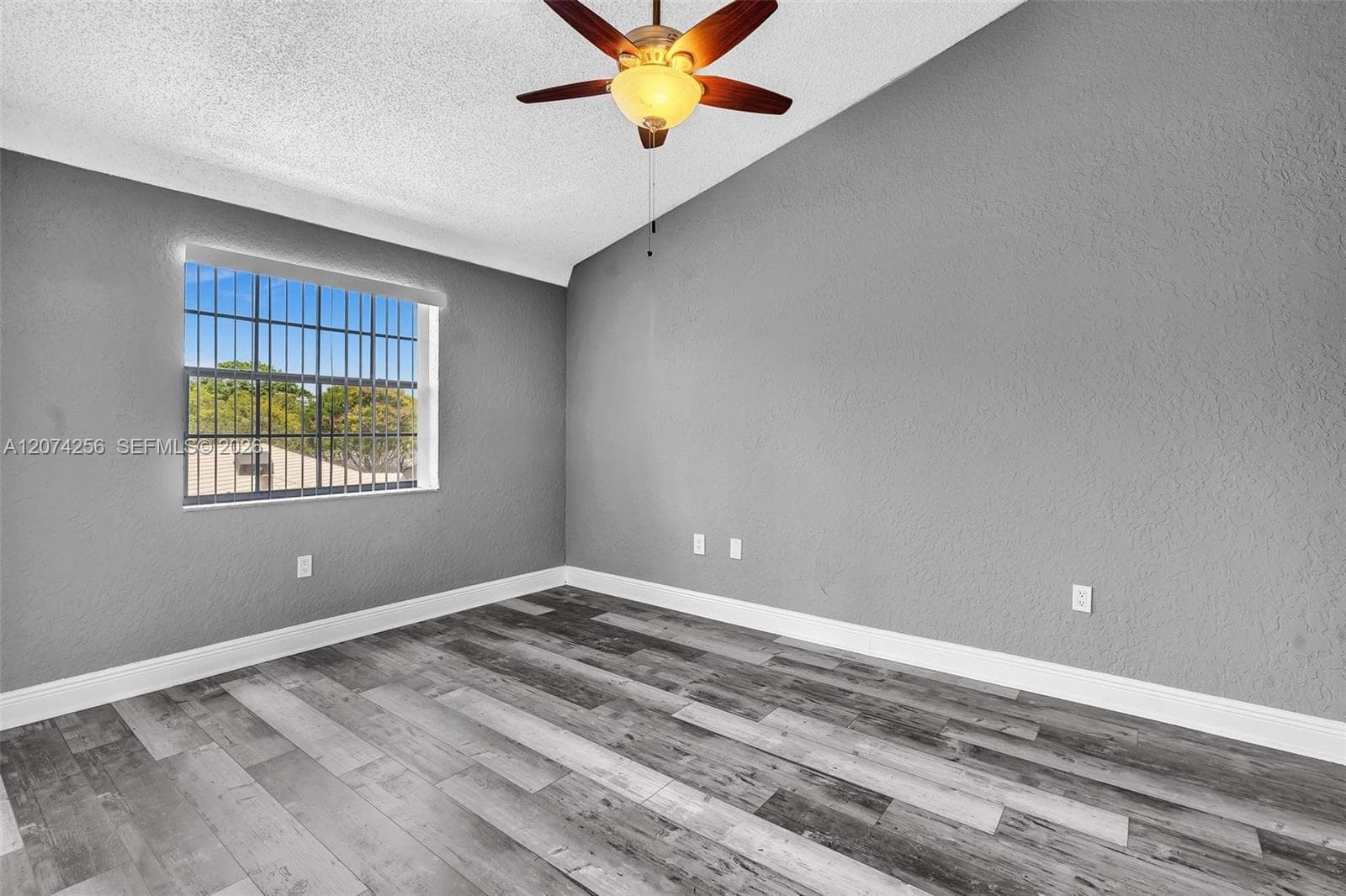 2803 N Oakland Forest Dr # 206, Oakland Park, FL 33309 photo 3