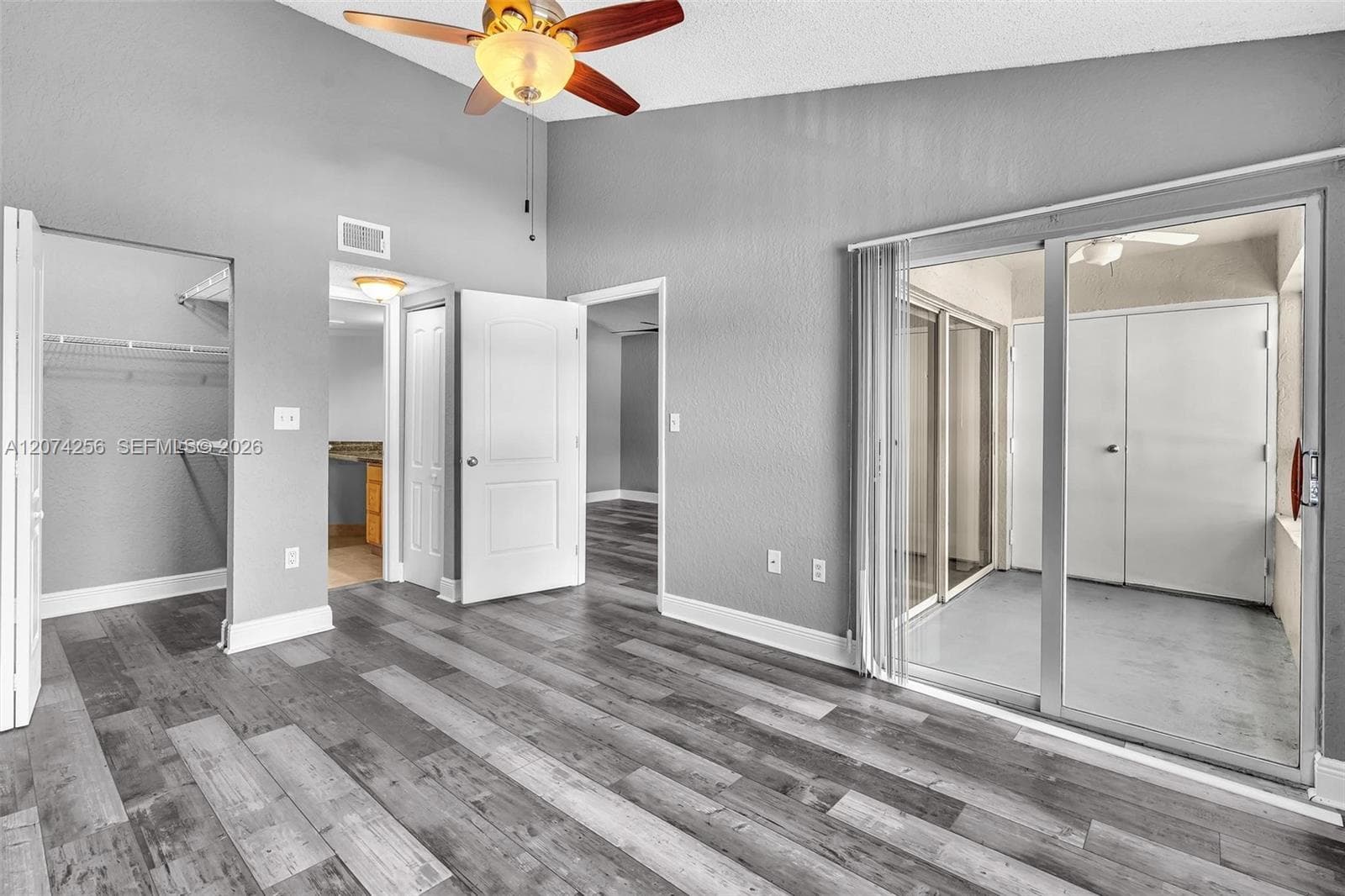 2803 N Oakland Forest Dr # 206, Oakland Park, FL 33309 photo 5