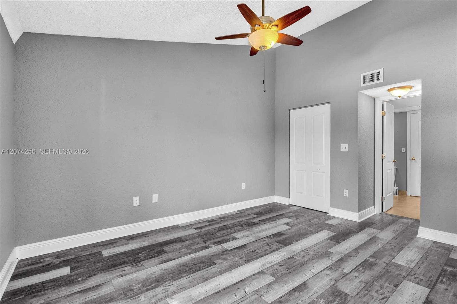 2803 N Oakland Forest Dr # 206, Oakland Park, FL 33309 photo 4