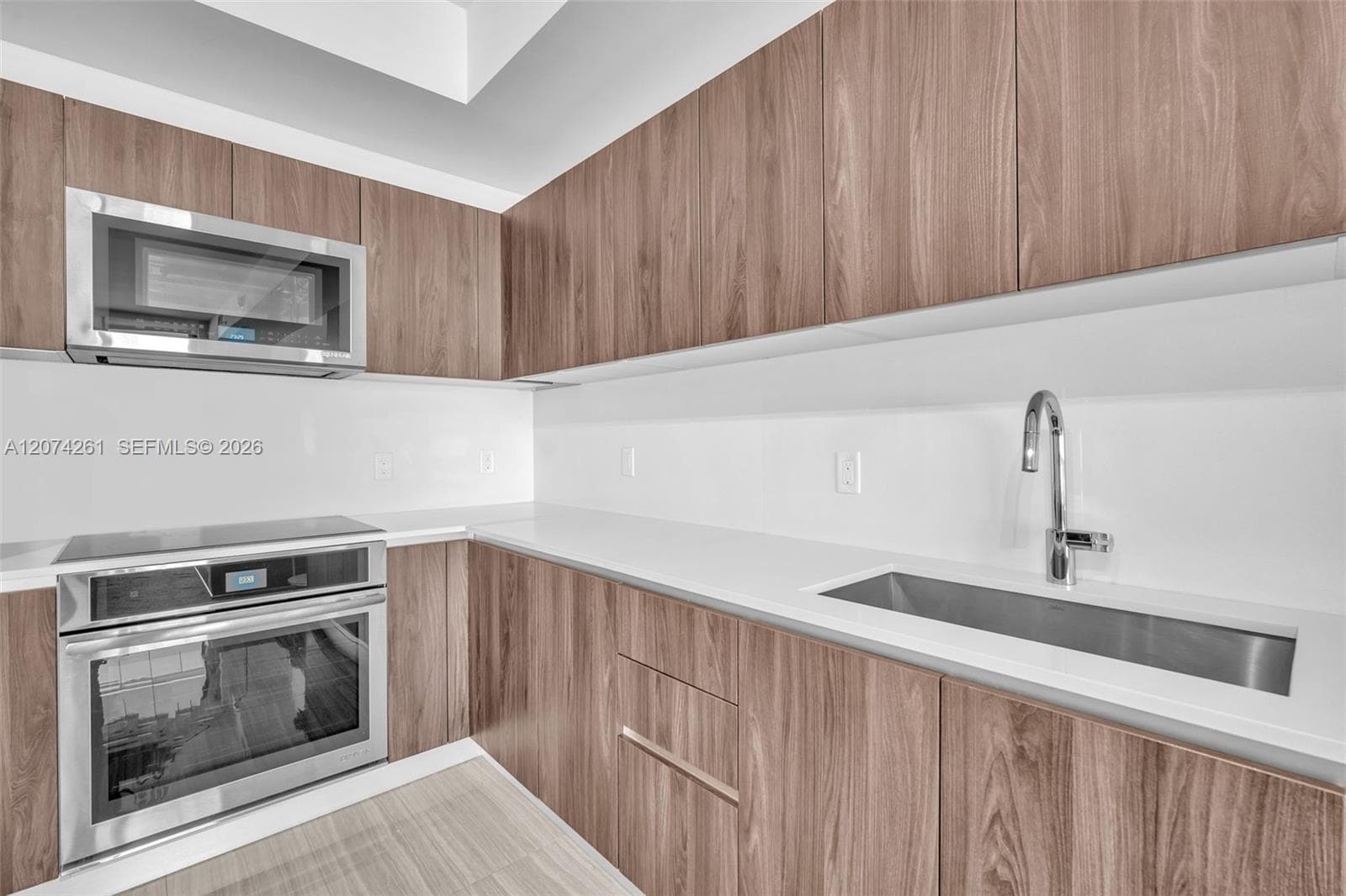 2960 NE 207th St # 1102, Aventura, FL 33180 photo 4
