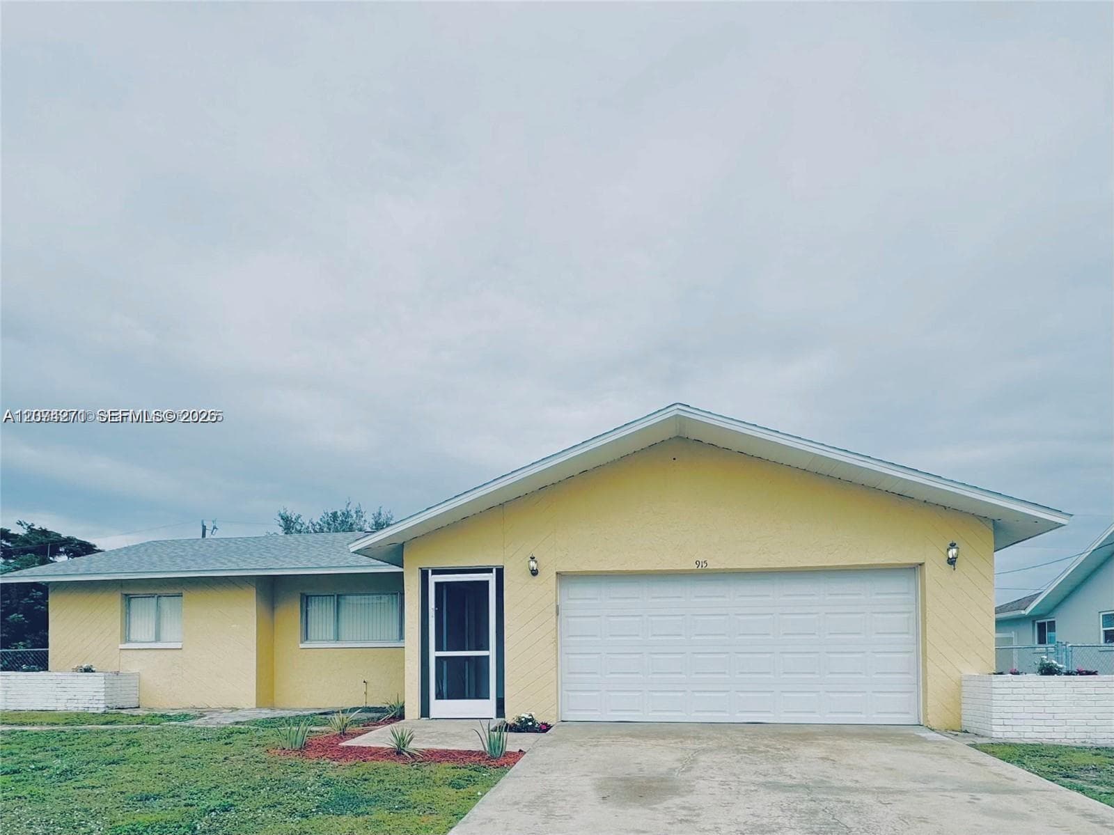 915 SE 20th ST, Cape Coral, FL 33990 photo 2