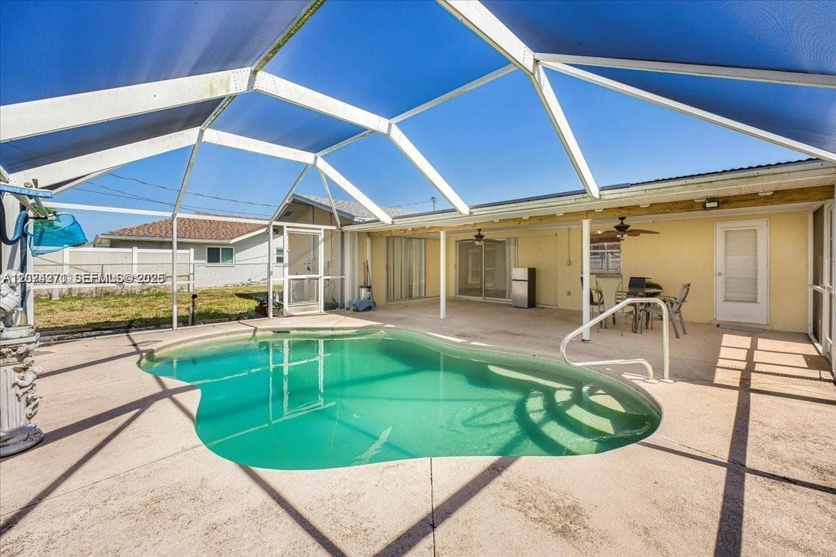 915 SE 20th ST, Cape Coral, FL 33990 photo 3