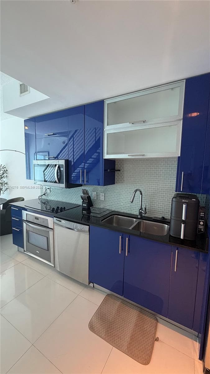 60 SW 13th St # 2610, Miami, FL 33130 photo 4