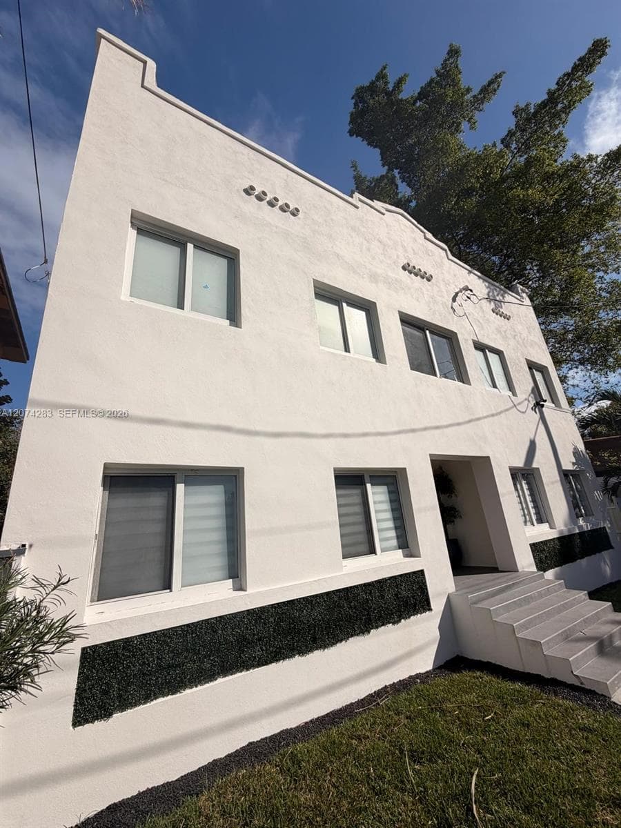 337 SW 10th Ave # 5, Miami, FL 33130 photo 2