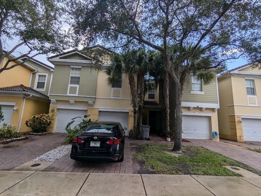 999 Pipers Cay Drive, West Palm Beach, FL 33415