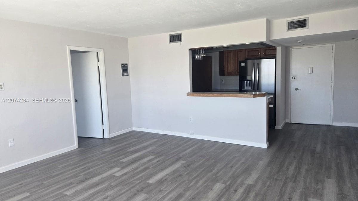 8024 Tatum Waterway Dr # 6B, Miami Beach, FL 33141 photo 3