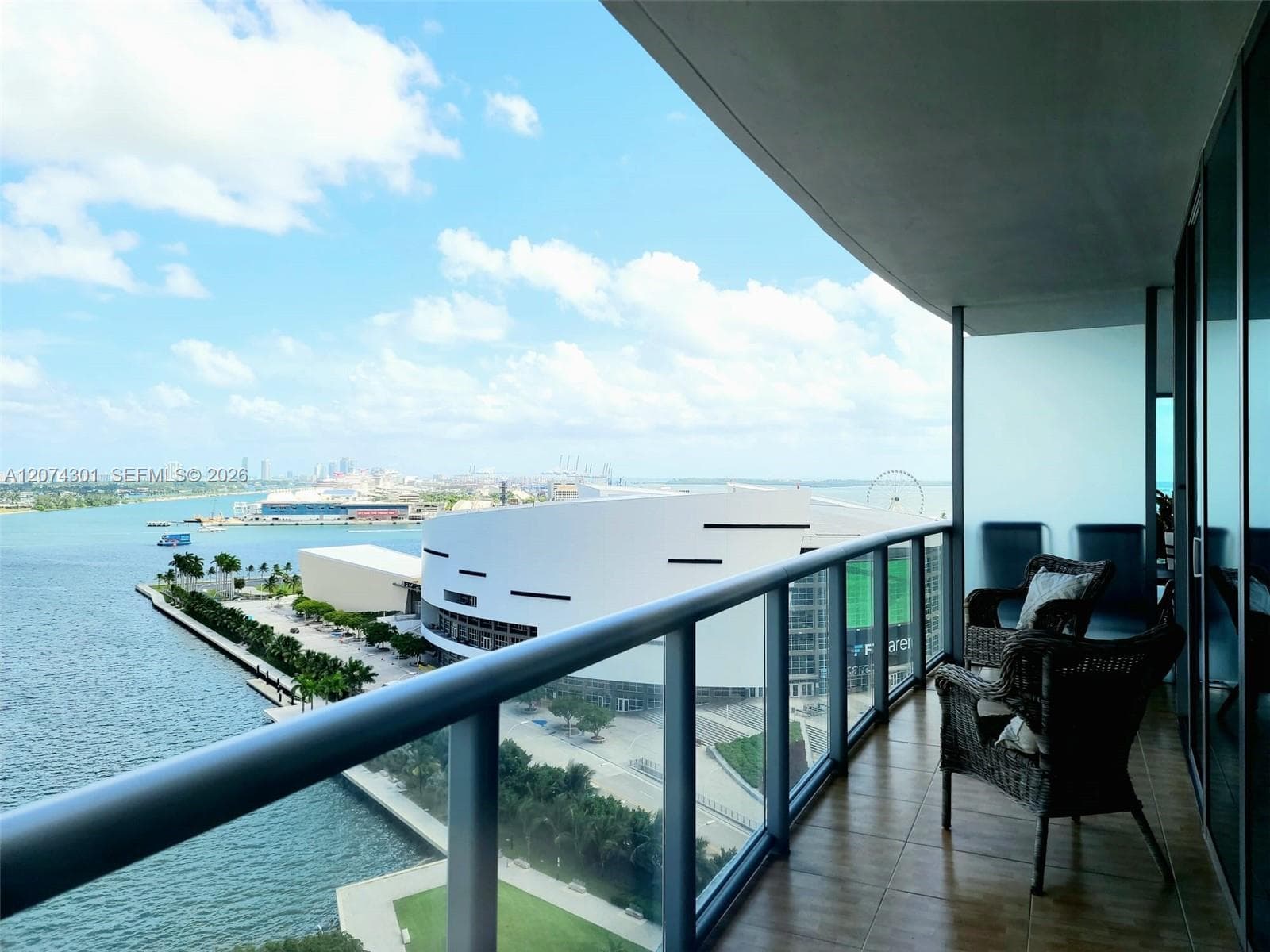 888 Biscayne Blvd # 1610, Miami, FL 33132