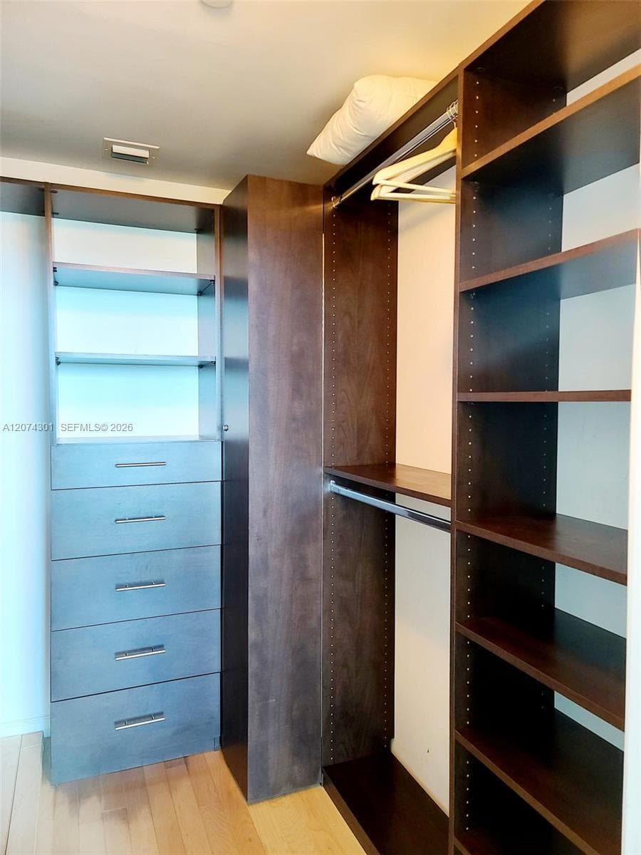 888 Biscayne Blvd # 1610, Miami, FL 33132 photo 5